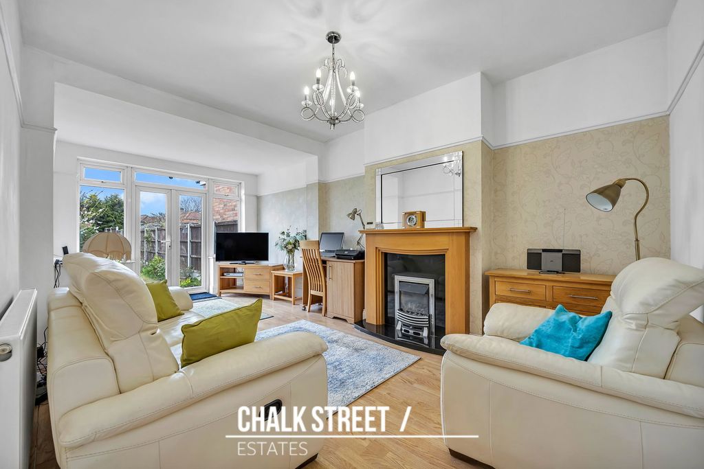 Property photo 2 of 17