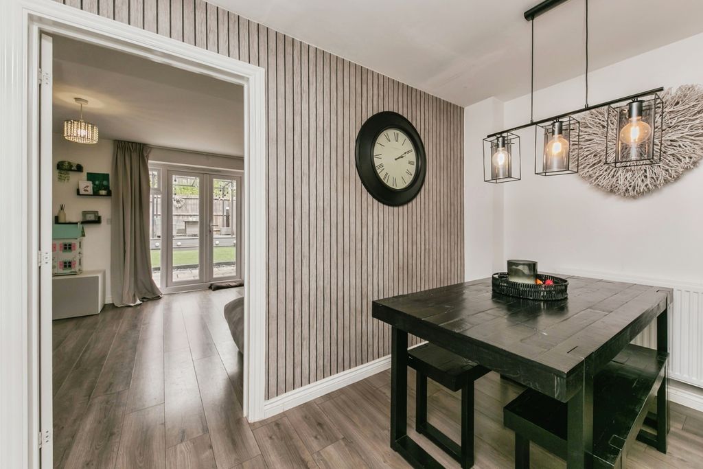 Property photo 3 of 17 Pbox-Img.Jpg