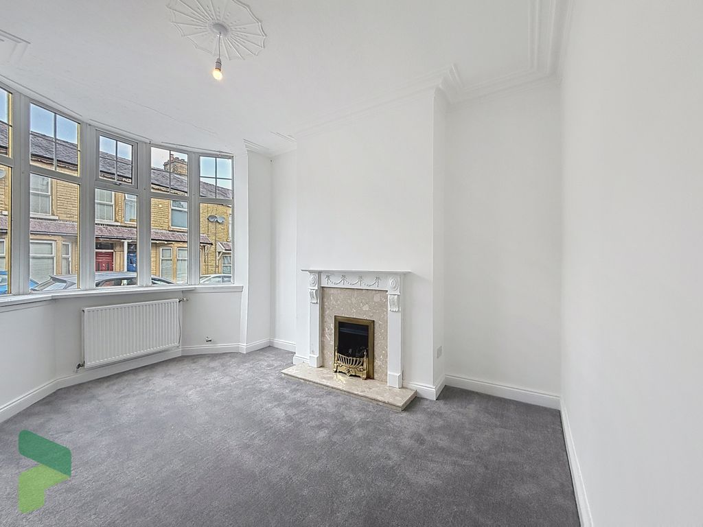 Property photo 3 of 13 Sitting Room