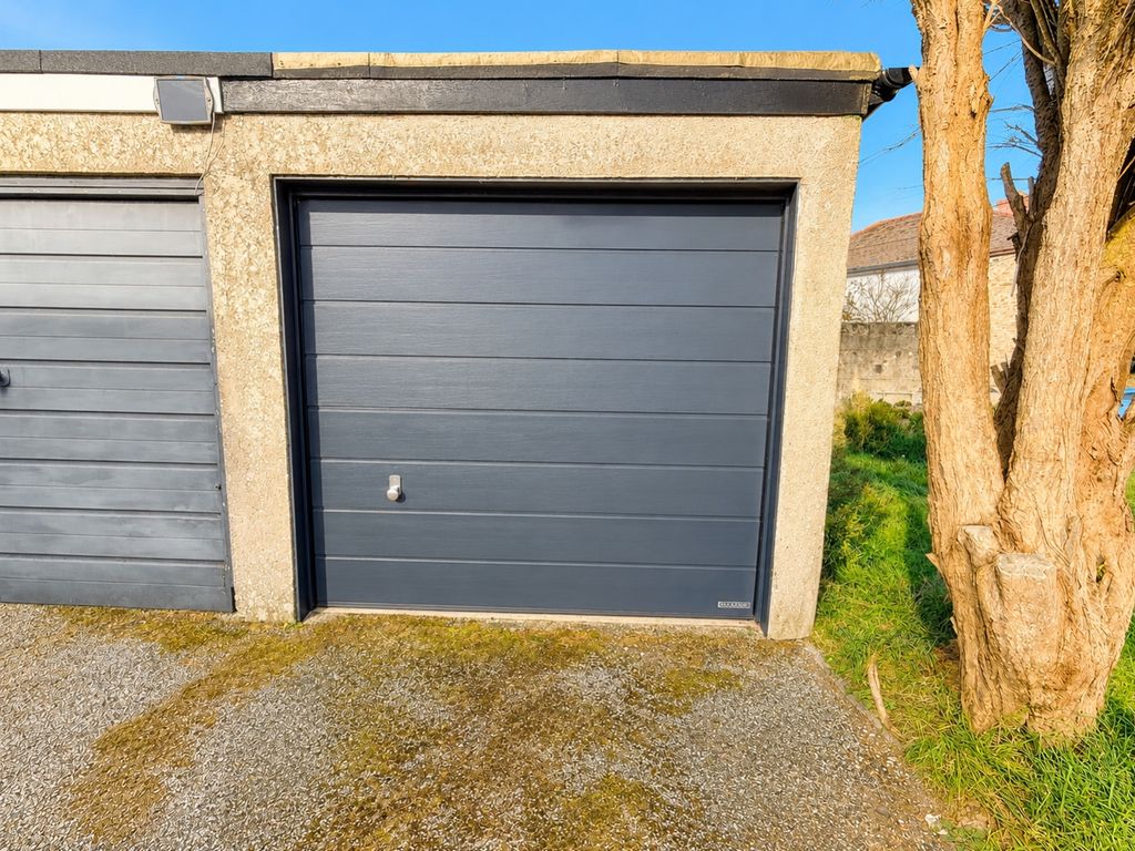 Property photo 3 of 4 Call Tps 01208 872728-7