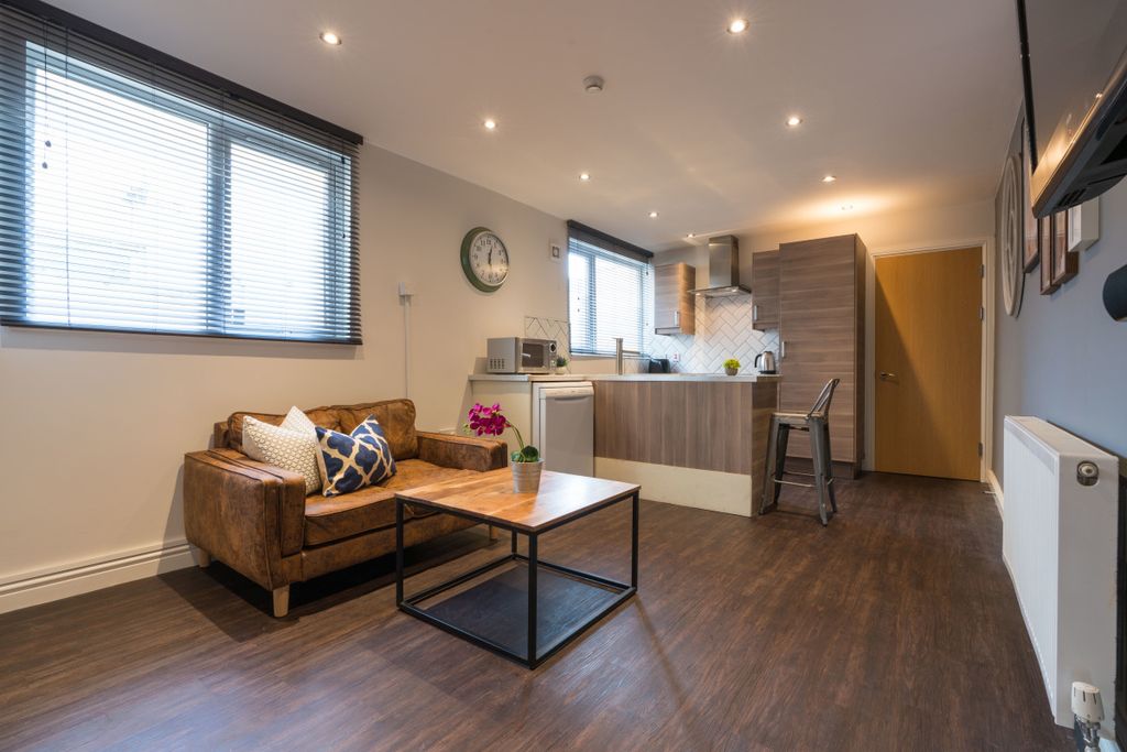 Property photo 1 of 9 Photo 0