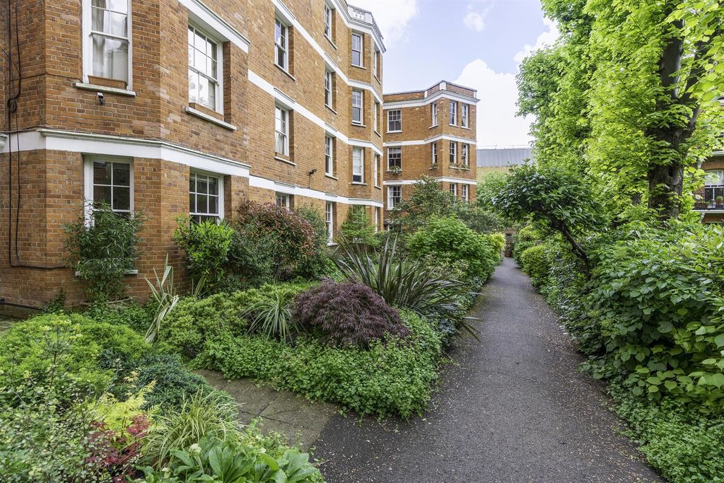 Property photo 2 of 9 18 1 Bedroom Www.Islingtonproperties.Com Photos Fl