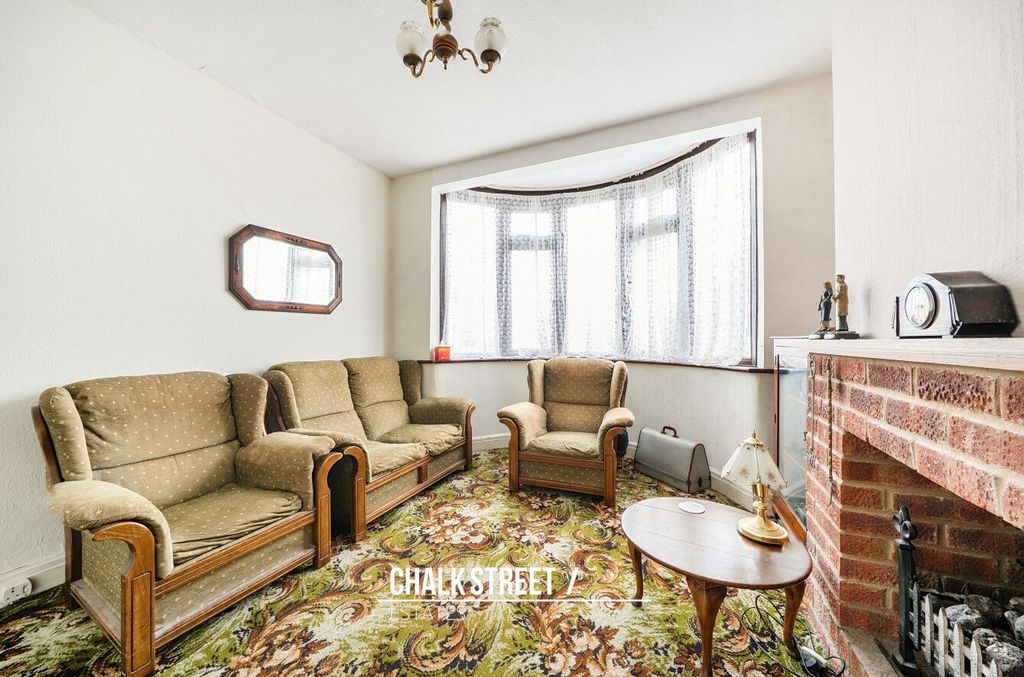 Property photo 2 of 20