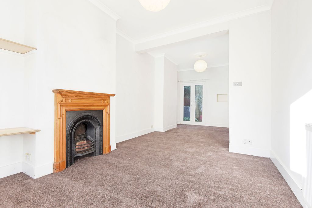 Property photo 1 of 7 Highres2497339