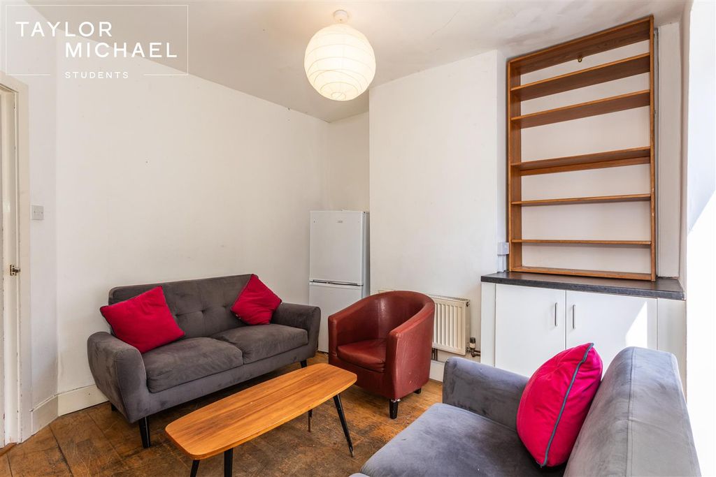 Property photo 2 of 27 21 St Martins Place -11.Jpg