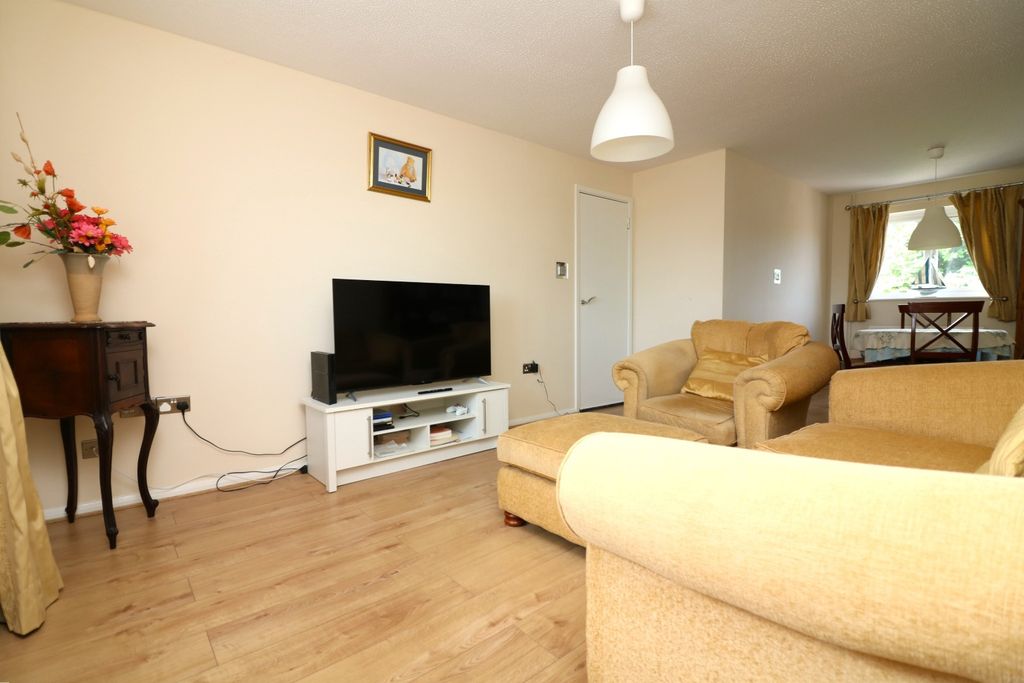 Property photo 3 of 13 4391512
