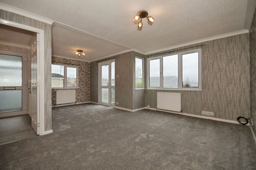 Property photo 3 of 17 Photo