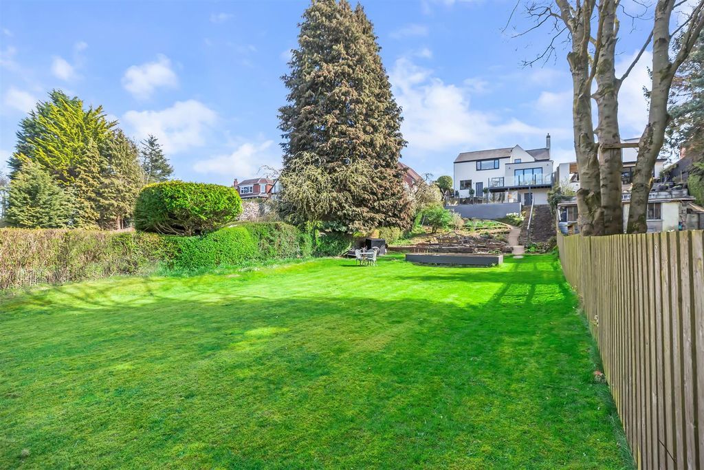 Property photo 1 of 31 Garden 2.Jpg