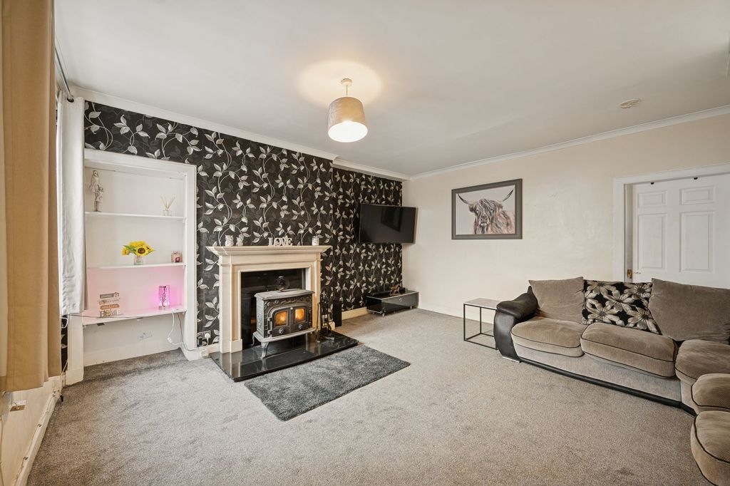 Property photo 2 of 25 Lounge