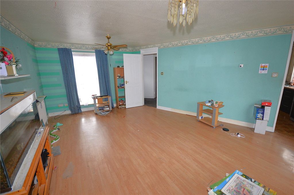 Property photo 3 of 16 Picture No. 09