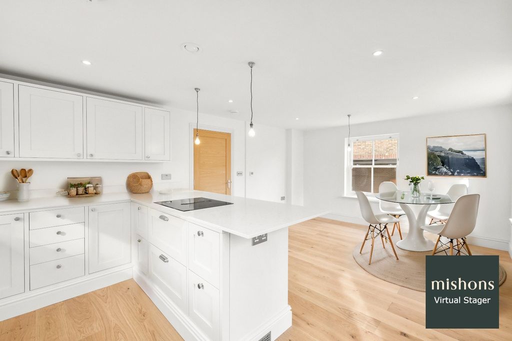 Property photo 3 of 32 Picture 3