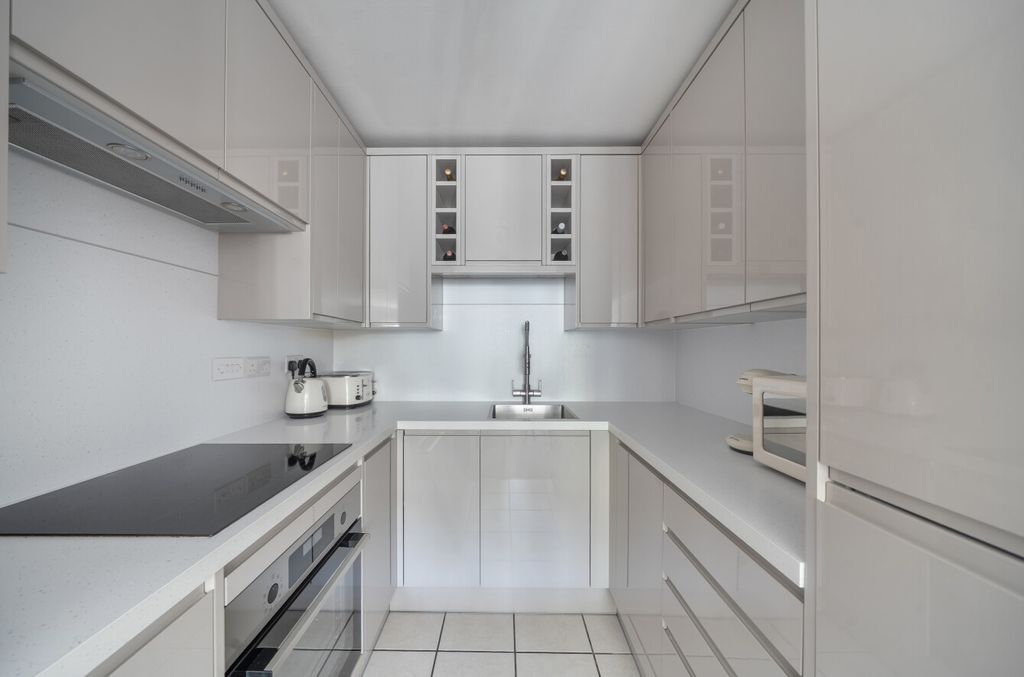 Property photo 3 of 10 1448504-12-69Ebf0...