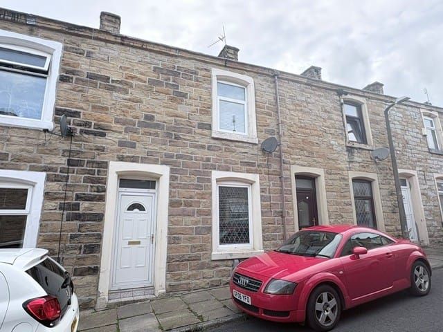 Property photo 1 of 9