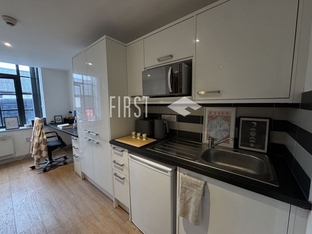 Property photo 3 of 10 Photo 1