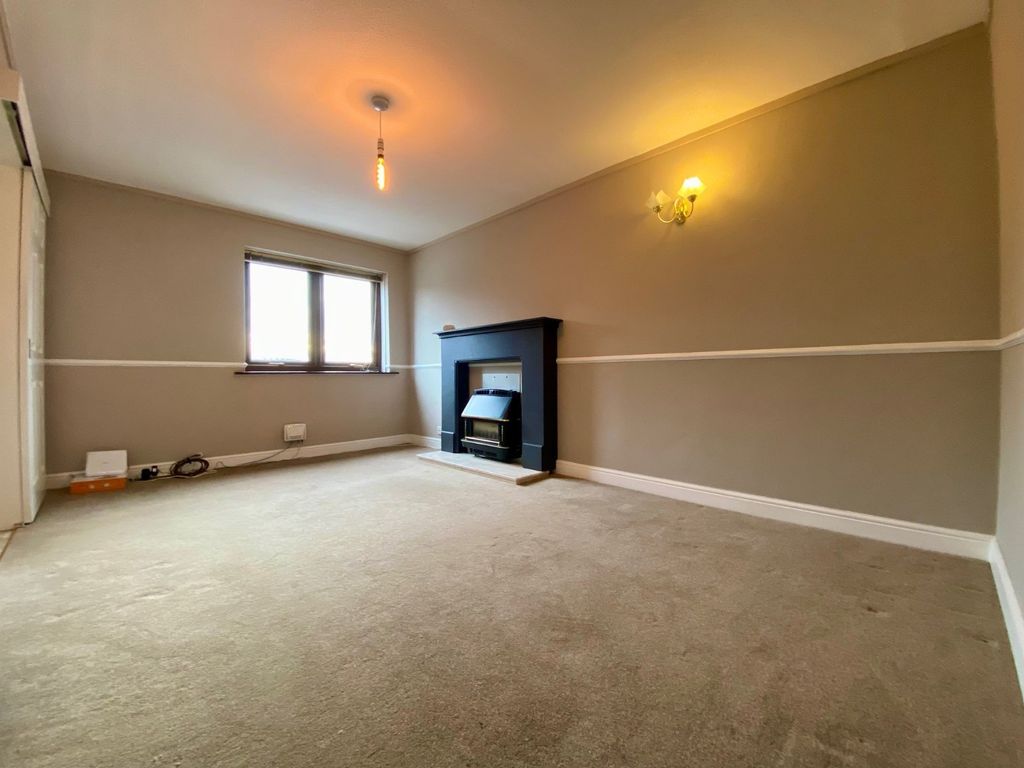 Property photo 2 of 6 Living Room