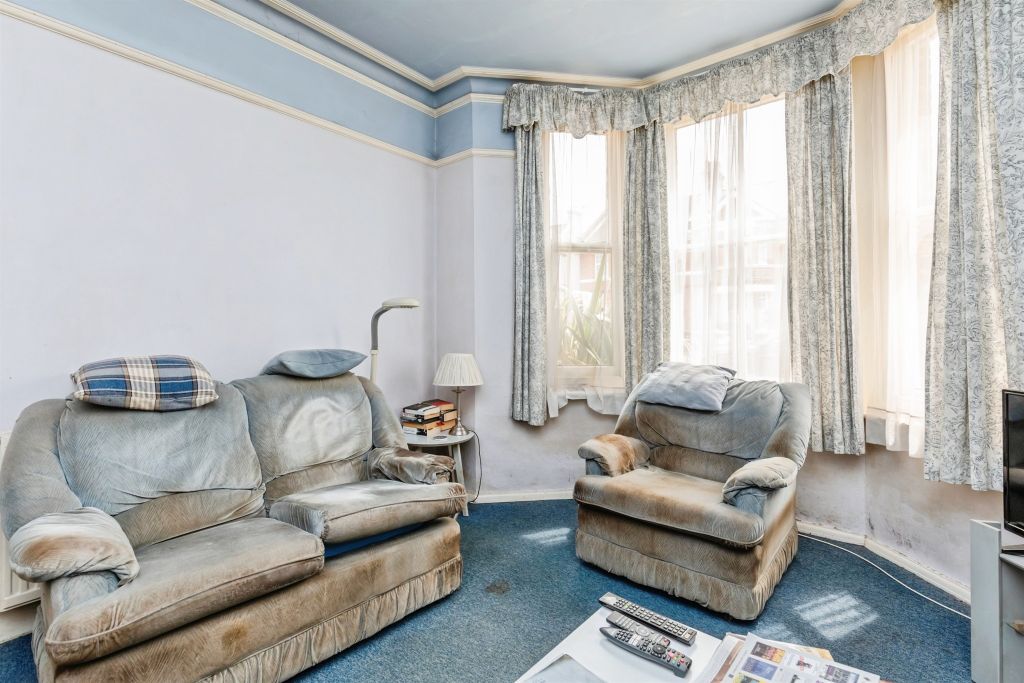Property photo 3 of 14