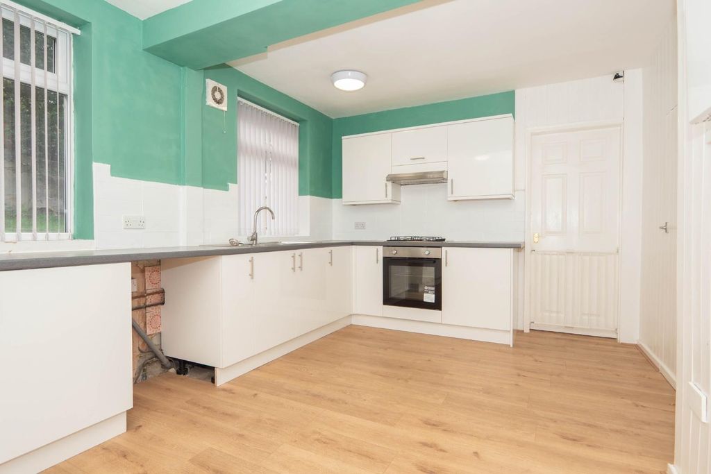 Property photo 3 of 25 Kitchen/Diner