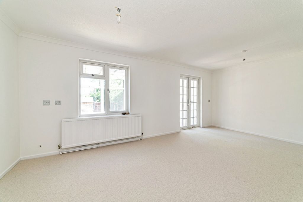 Property photo 3 of 19 Pbox-Img.Jpg
