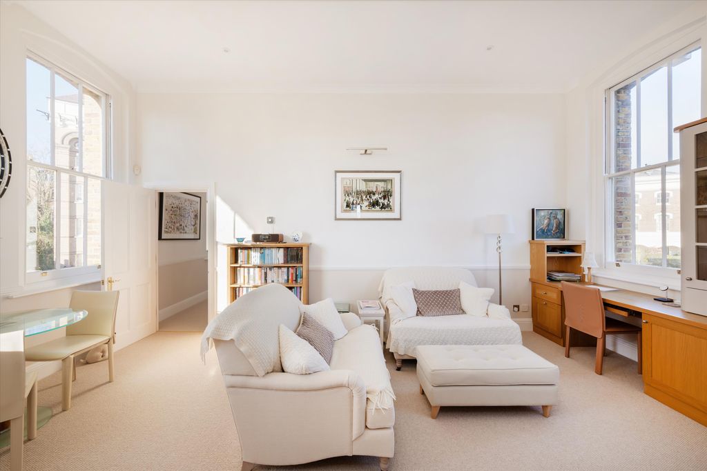 Property photo 1 of 18 Image