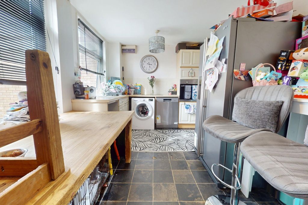 Property photo 2 of 14 4934513