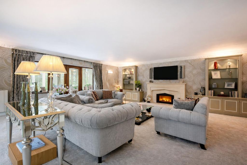 Property photo 3 of 32 Image