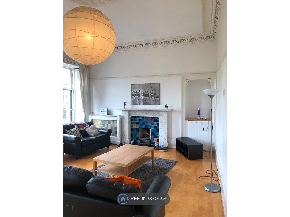 Property photo 2 of 22 Living Room