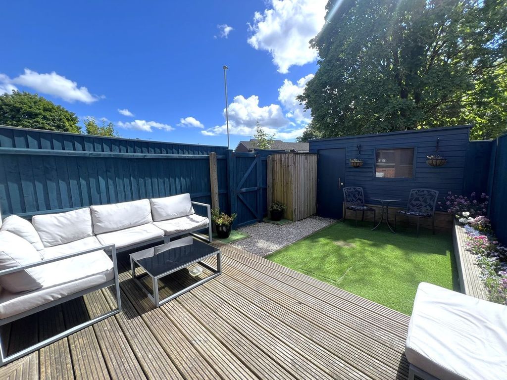 Property photo 2 of 20