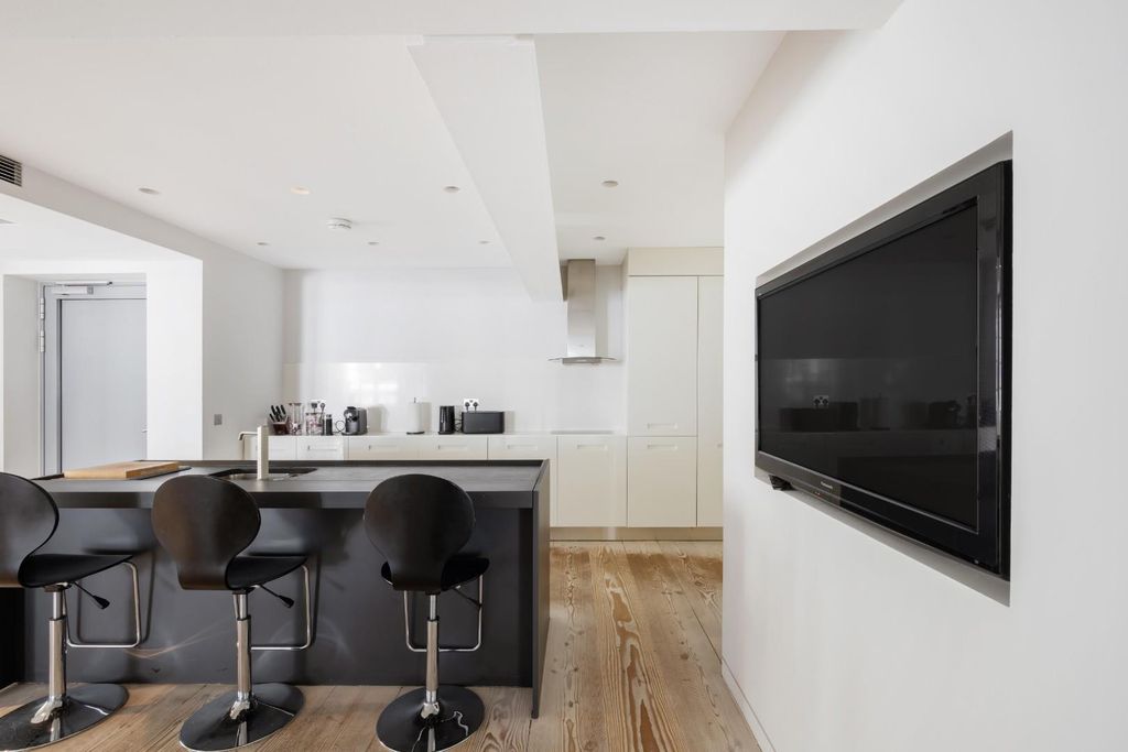 Property photo 3 of 20 Flat 34 Regent Lofts Hi-14.Jpg