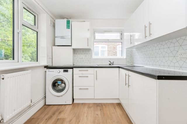 Property photo 2 of 11 Kitchen