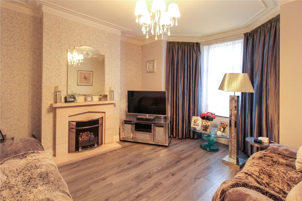 Property photo 3 of 16 Picture No. 05