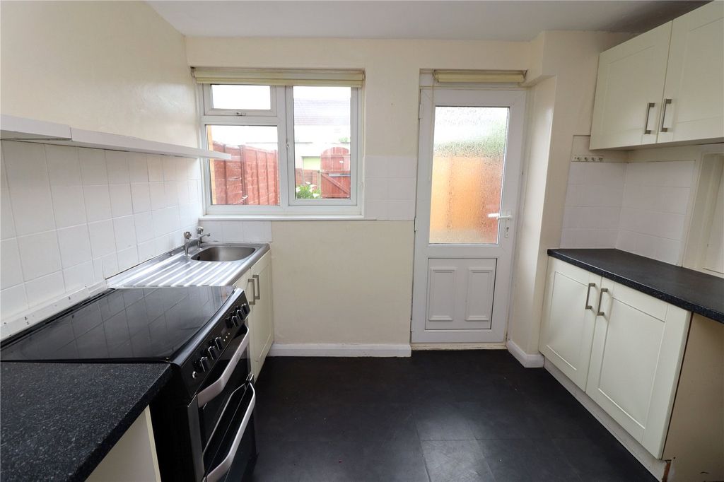 Property photo 2 of 18 Picture No. 05