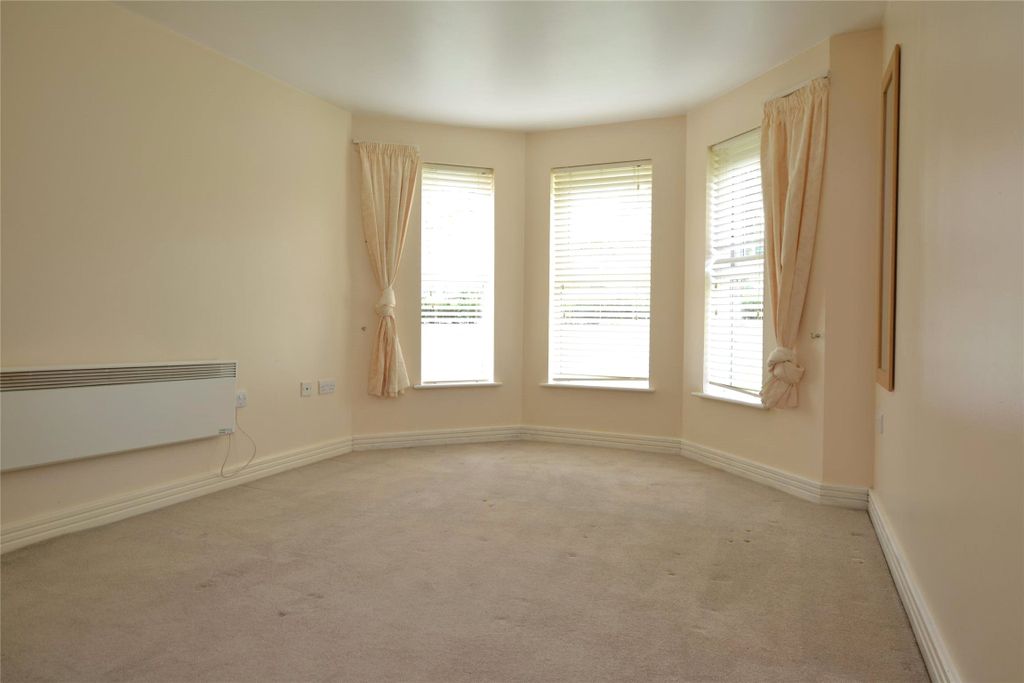 Property photo 2 of 11 Master Bedroom