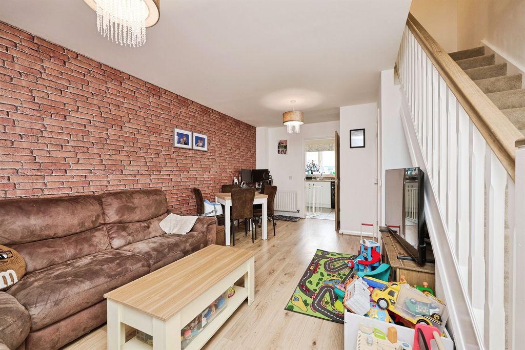 Property photo 3 of 12