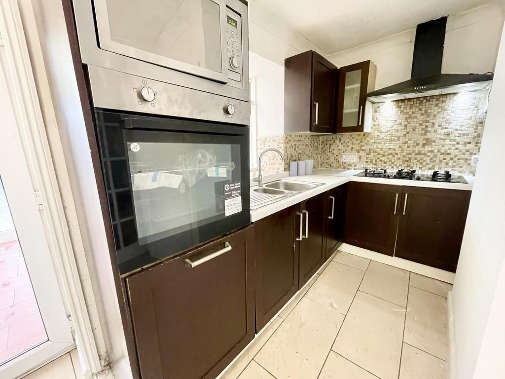 Property photo 2 of 23