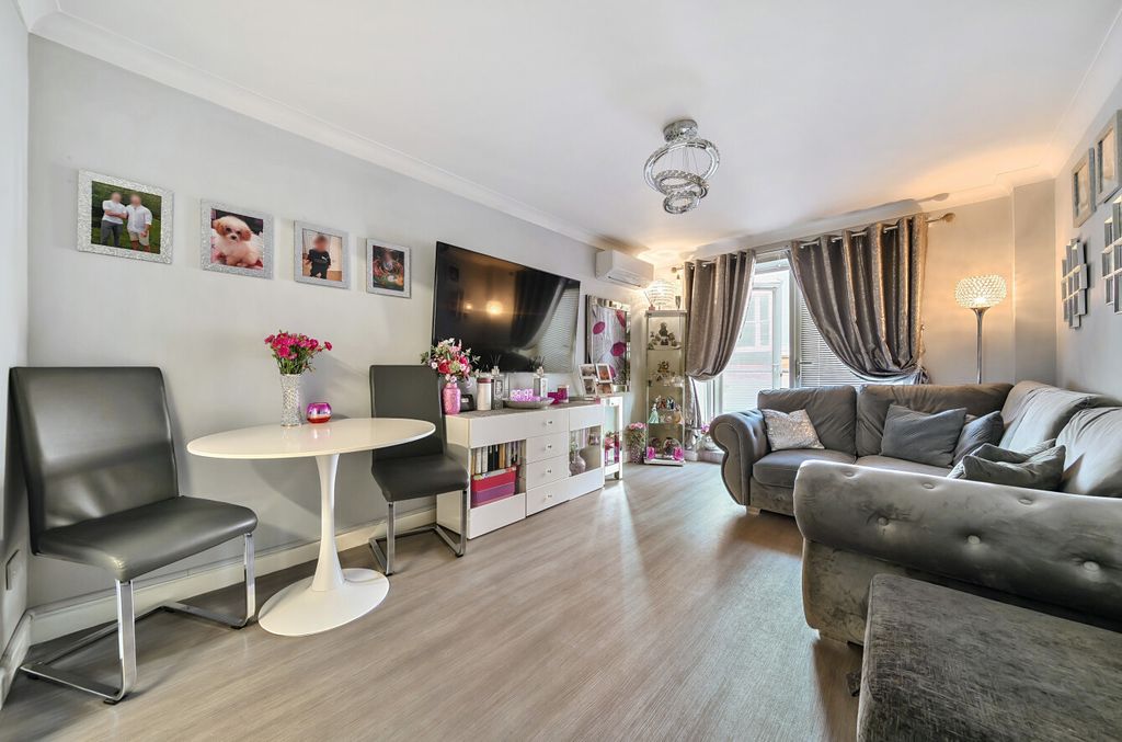 Property photo 2 of 8 1311469-11-6849B2...