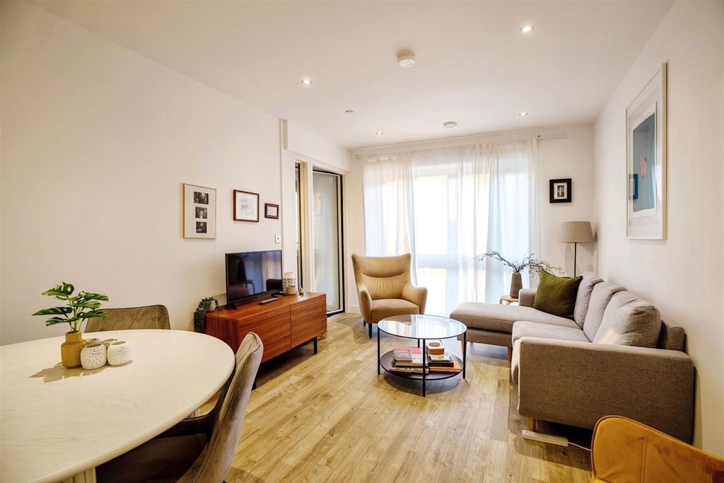 Property photo 2 of 14 6.Jpg