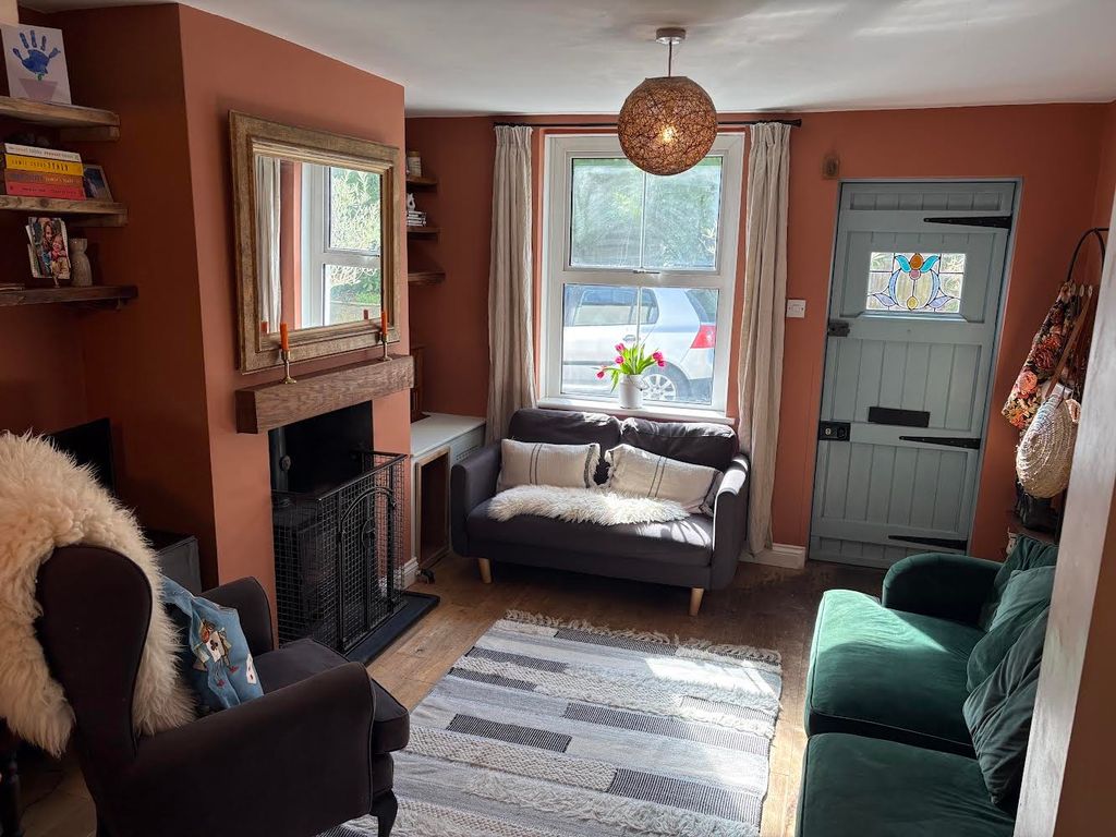 Property photo 2 of 11