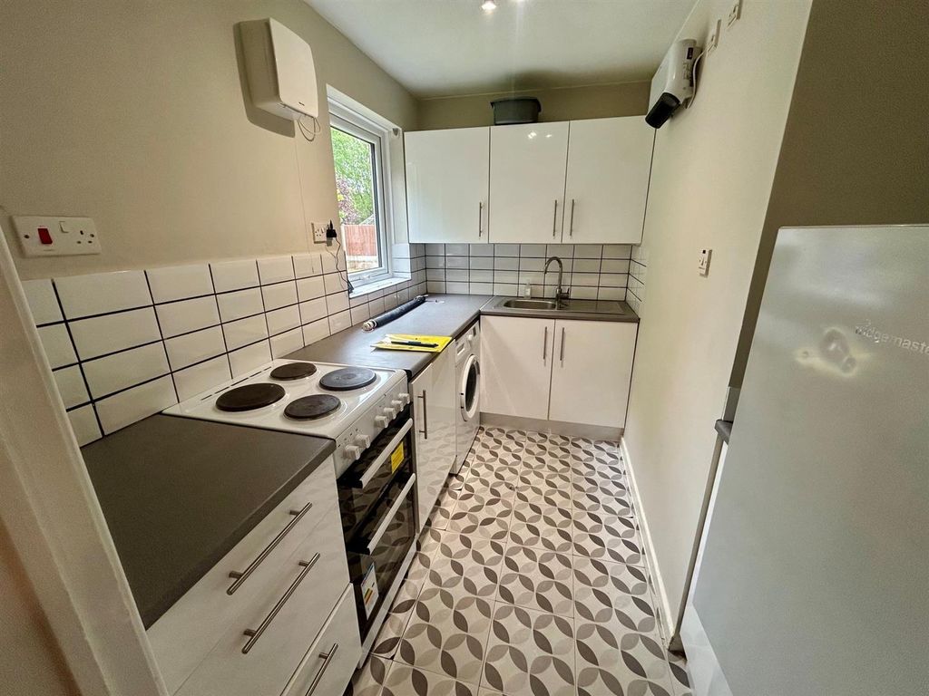 Property photo 3 of 7 Swinderby Kitchen.Jpg