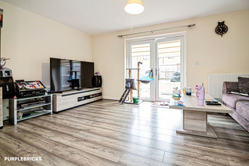 Property photo 2 of 22