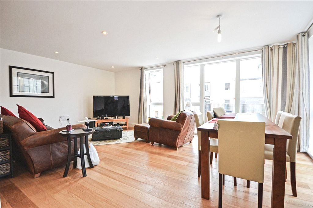 Property photo 2 of 13 Picture No. 24