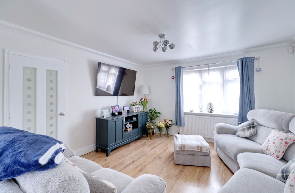 Property photo 2 of 24