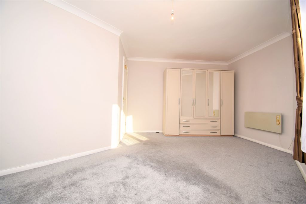 Property photo 3 of 9 Photo 03