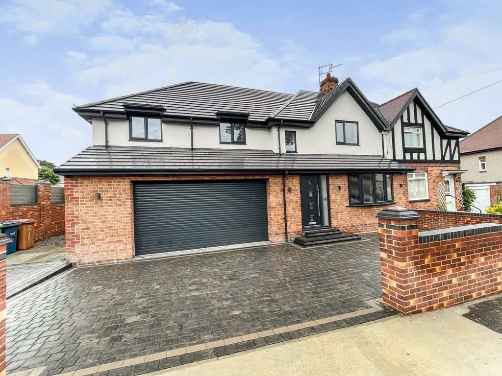 Property photo 1 of 38