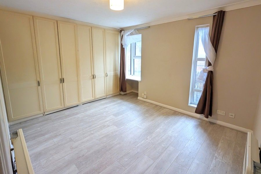 Property photo 3 of 5