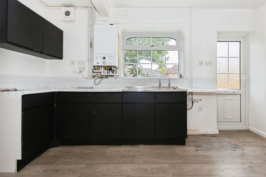 Property photo 3 of 29