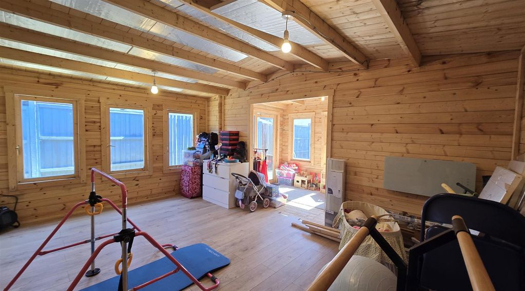 Property photo 3 of 15 Zcabin1.Jpg
