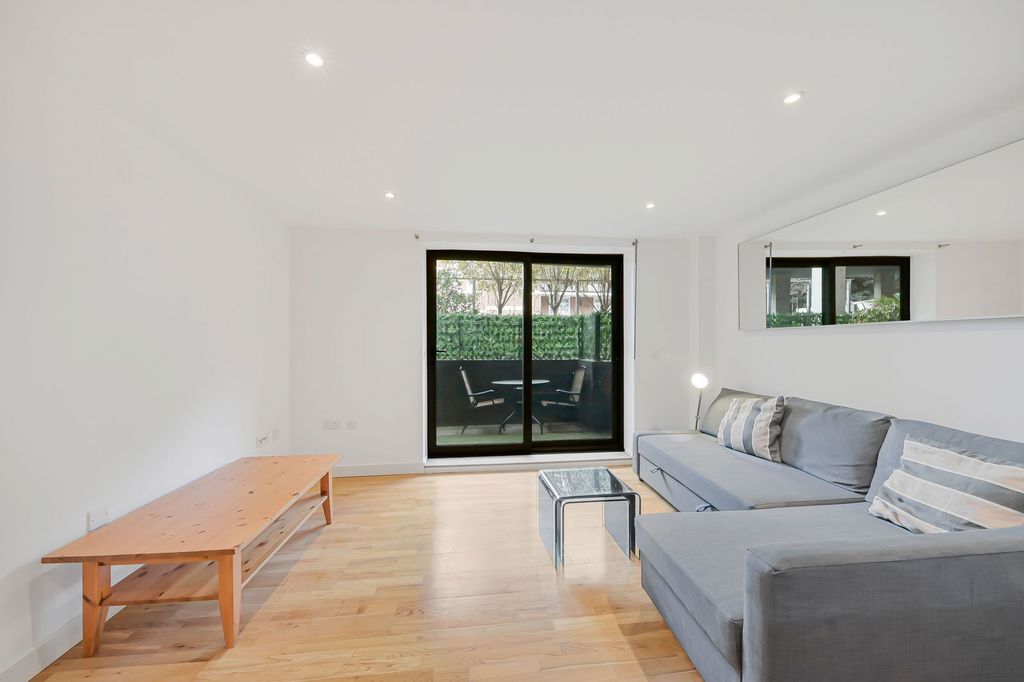 Property photo 2 of 14