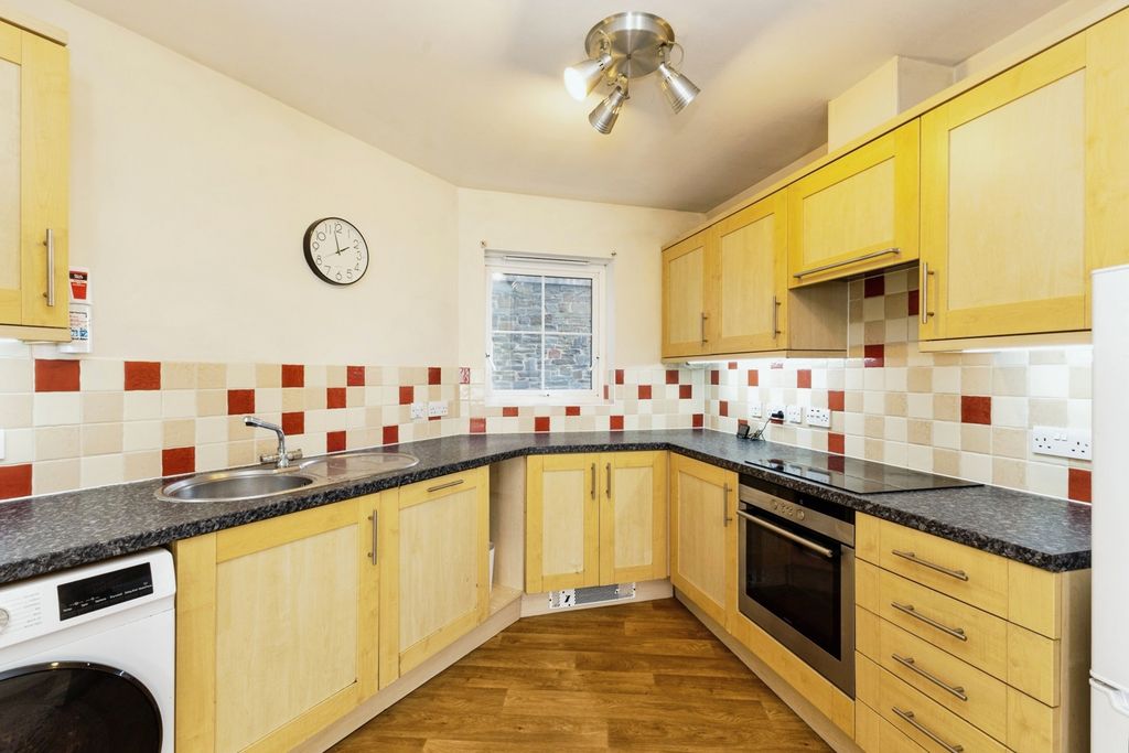 Property photo 3 of 11 Pbox-Img.Jpg