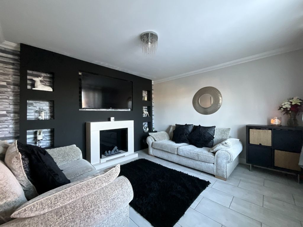 Property photo 3 of 19 3978466