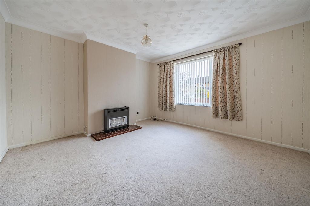 Property photo 2 of 9 Sitting Room H.Jpg